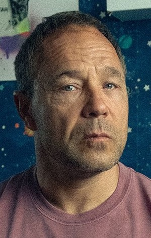 Стивен Грэм в роли Эдди Миллера